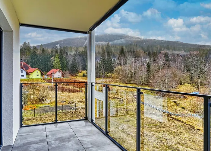 Belle View, Sun & Snow Daire *